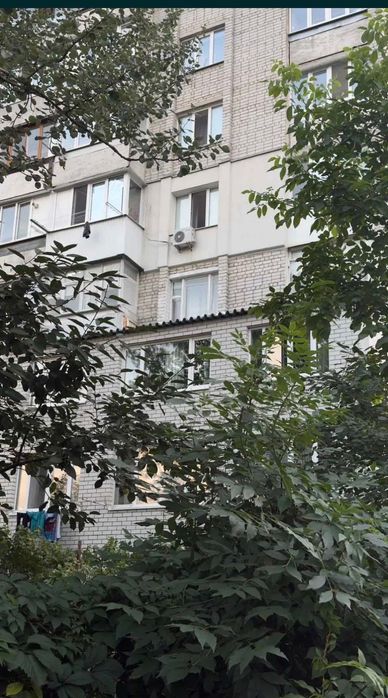Квартира ,  від власника  на 3 му поверсі , 9 поверховому цегляному будинку