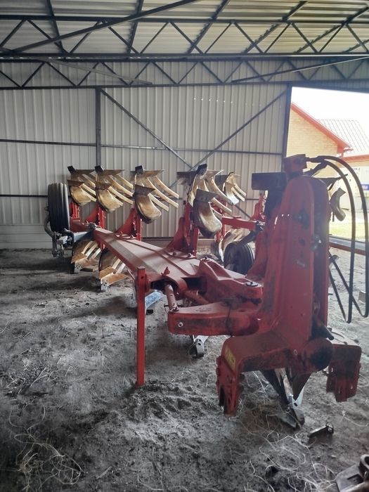 Плуг оборотний KUHN 5 корпусів