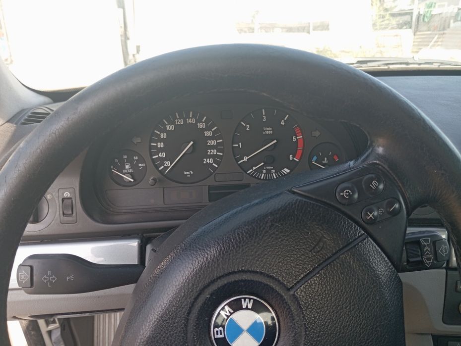 BMW 525d 
163cv
516 mil km
Motor m57