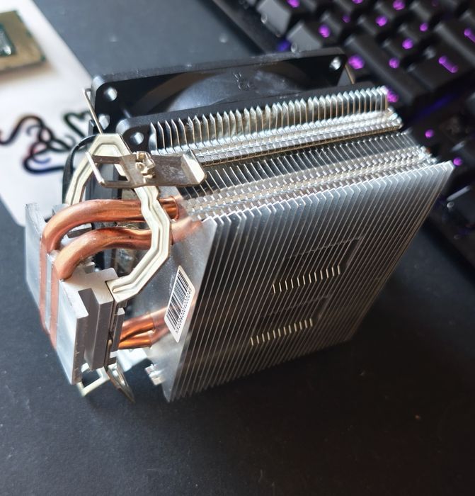Kit Componentes PC: Lote de Peças (RAM DDR4 8GB + Cooler Nox + CPU Intel + Fan)