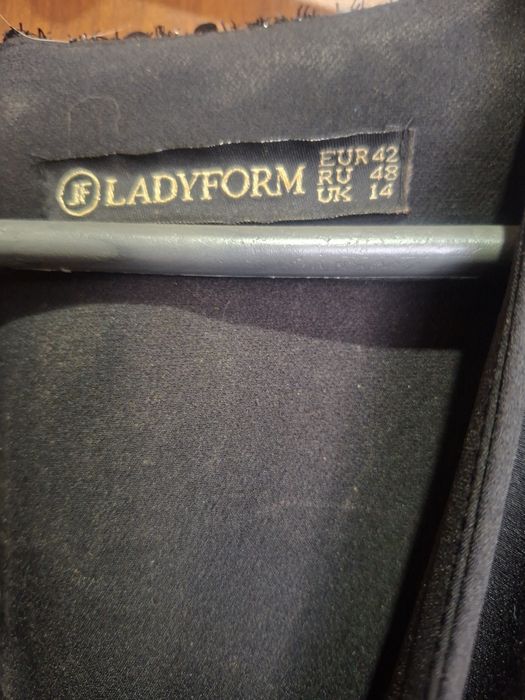 Женское черное платье