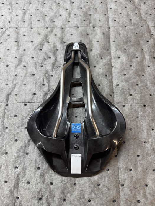 Siodełko pro Stealth sport 152mm