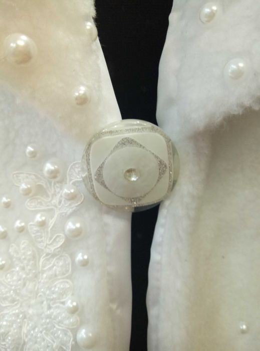 Тепла біла весільна шубка (курточка), 44 розмір, б/у