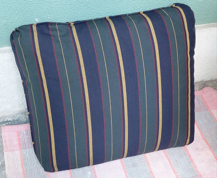 Almofadões de Encosto (56x49cm)