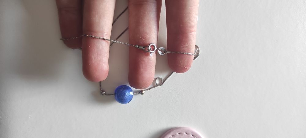 Colar de prata com pedra de vidro vereziano