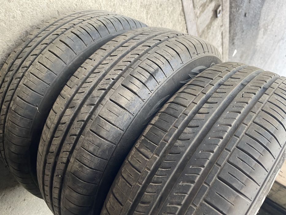 Колеса з дисками 175/70 R13 стояли на Volkswagen  гольф