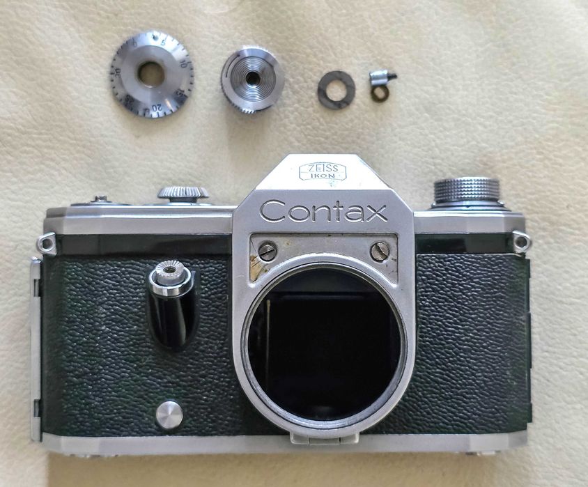 Analogowy aparat Zeiss Ikon Contax D m42
