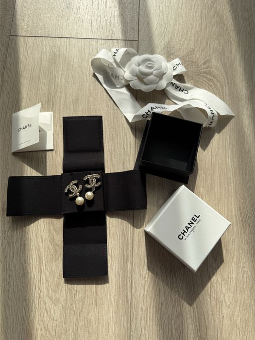 Kolczyko chanel zalozone raz