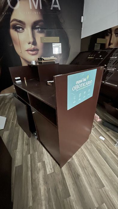 Movel balcao com arrumacao