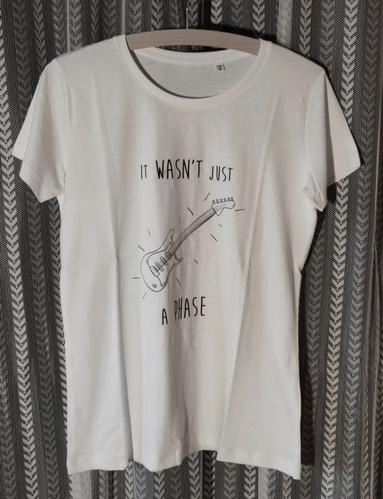T-shirts  "Não Era Apenas Uma Fase" brancas mulher