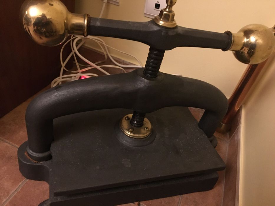 Prensa de encadernação