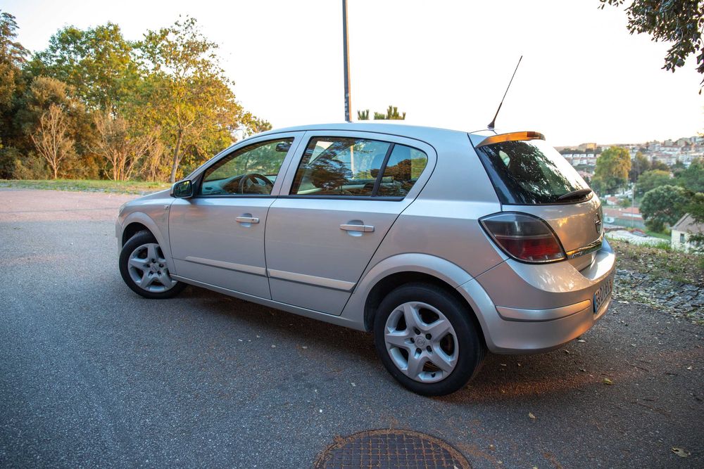 Opel Astra H 1.3 CDTI (04/2007) – 5 Portas