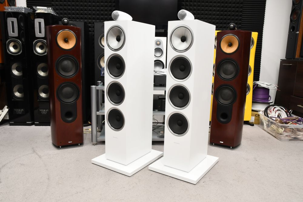 Kolumny Głośnikowe podłogowe stereo B&W Bowers & Wilkins 702 S2 białe