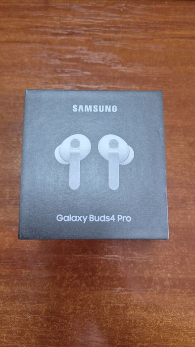 Навушники Samsung Galaxy Buds 4 Pro White