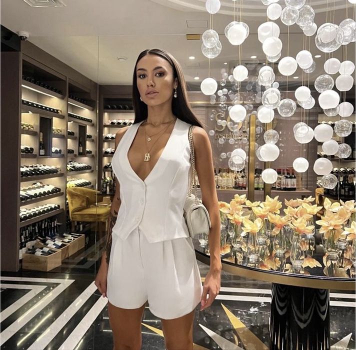 Білий класичний жилет з костюмної тканини Zara