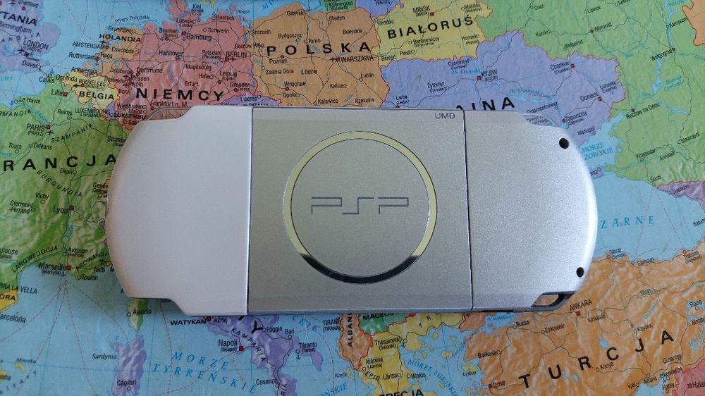 Konsola sony psp 3006 (3004) Mystic Silver 4gb 19 gier