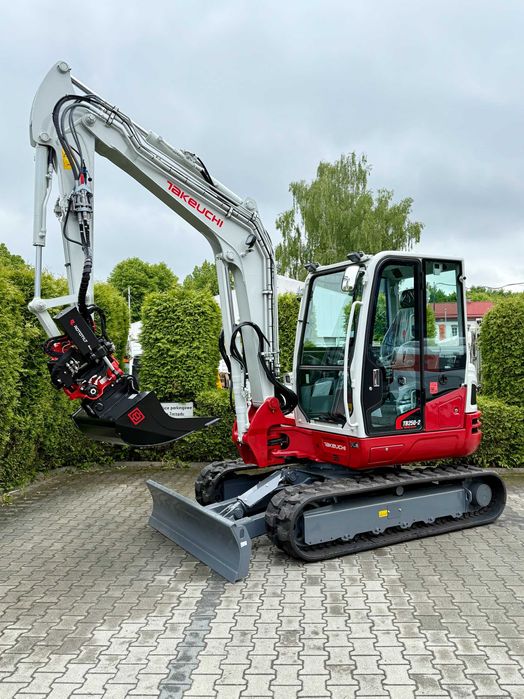 Minikoparka Takeuchi TB250 V5 ROTOTILT - Wyprzedaż rocznika!