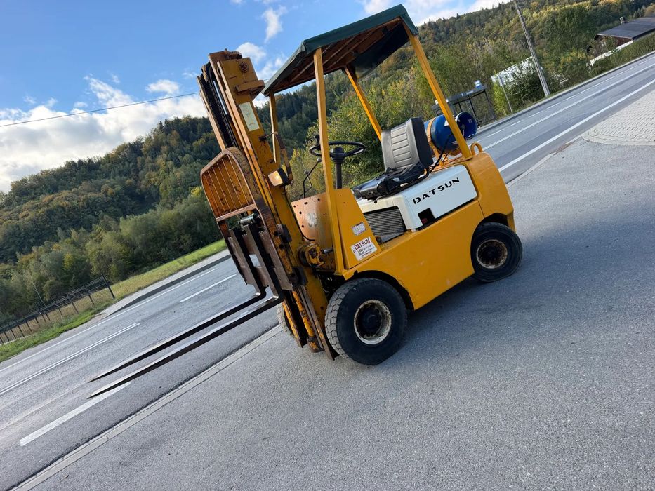 Linde DATSUN FG103 Wózek Widłowy JAPOŃSKI. 1,5 tony. z POSUWEM hydraulicznym! jazda REWERS. Niski maszt. LPG. Prawdziwa Japońska maszyna nie do zdarcia o prostej budowie. Wózek w pełnym Oryginale. Przywieziony z Norwegii z Urzędu Komuny! Stan bardzo ładny