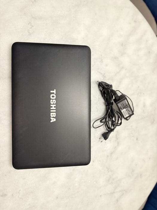 Toshiba Satellite C855d-S5196 15’6 500GB jak nowy oryginalny Windows