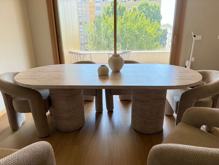 mesa de jantar oval