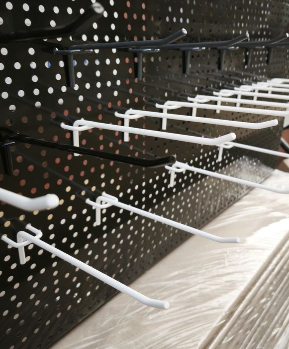 Перфорация, гачки, крюки, крючки для перфорації та на сітку