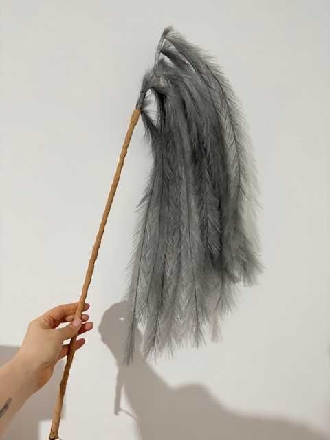 Trawa pampasowa Gałąź z piór ze światłami LED szara