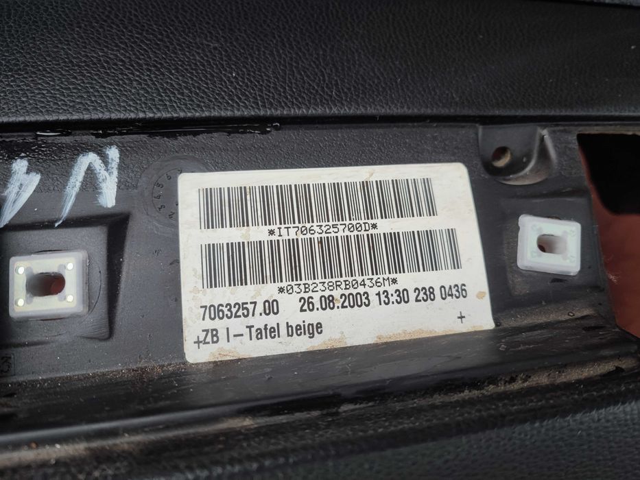 BMW E60/ E61 ORYGINALNY KOKPIT, Deska rozdzielcza EU w kol. BEIGE OEM