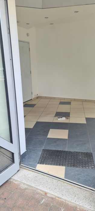 Wynajmę do wynajęcia Lokal usługowo-handlowy Powstańców Śląskich 3 Zapraszam