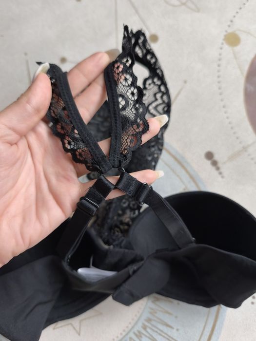 Бюстгальтер балконет VALEGE 70В з мереживом на декольте