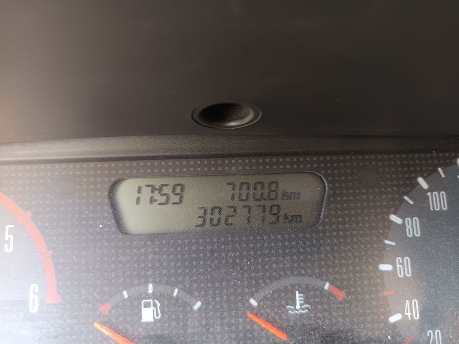 Nissan Terrano — fotografia 11