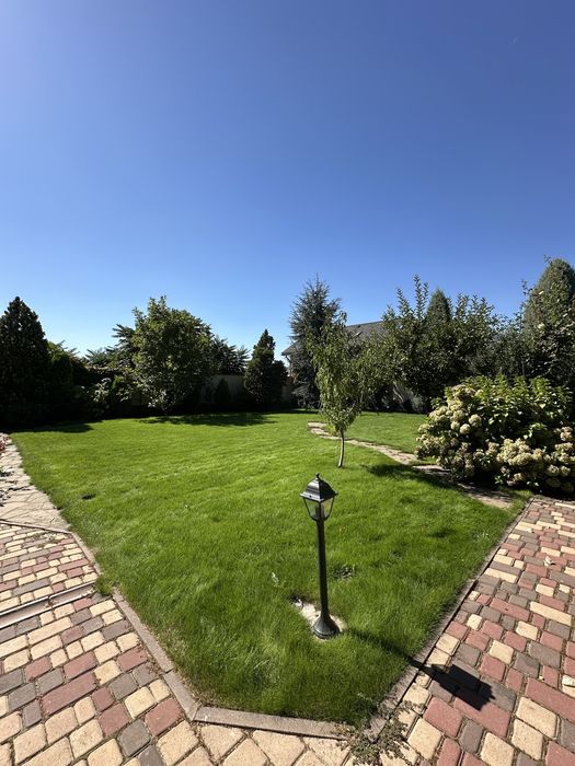 Будинок в класичному стилі. Для Родини в затишному місці біля моря.