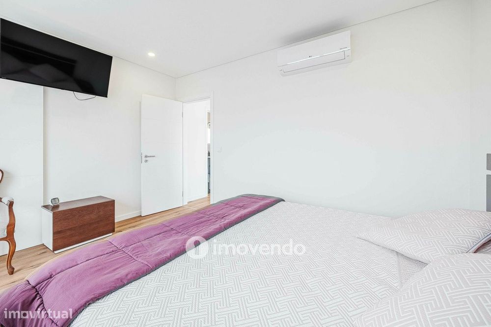 Moradia T3+1 moderna e exclusiva, com garagem e jardim, em Porto Salvo