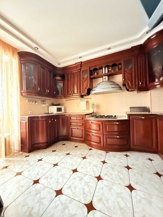 Продам 3 кімнатну квартиру на Ближньому Замості 4904