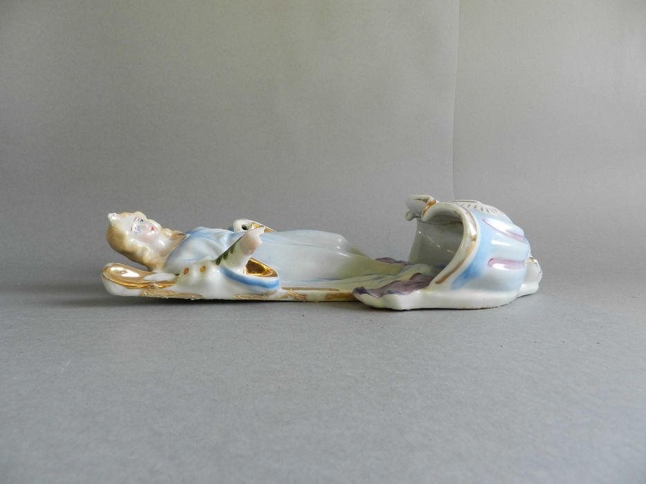 przedwojenna duża kropielnica z aniołem, amorek, oko opatrzności  27cm