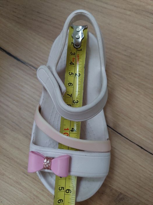 Crocs sandałki C8 dla dziewczynki  A