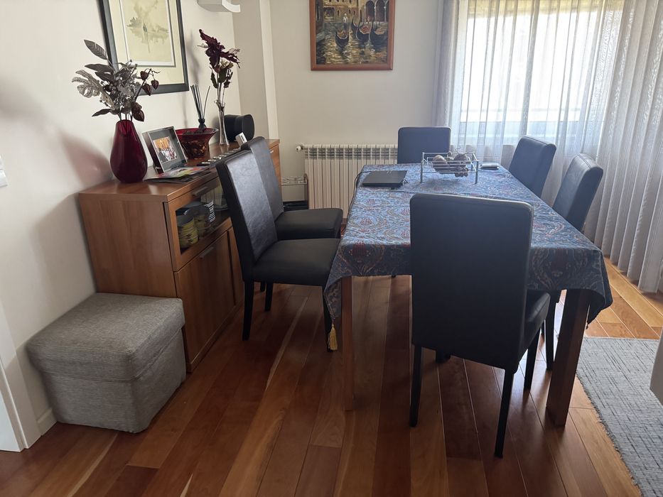 Mesa e aparador em cerejeira ( como novo )