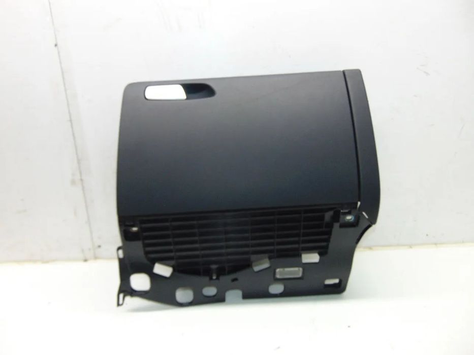 Audi A4 carrinha porta luvas