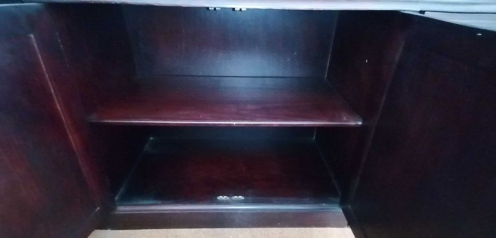 Móvel louceiro / cristaleira de sala em bom estado