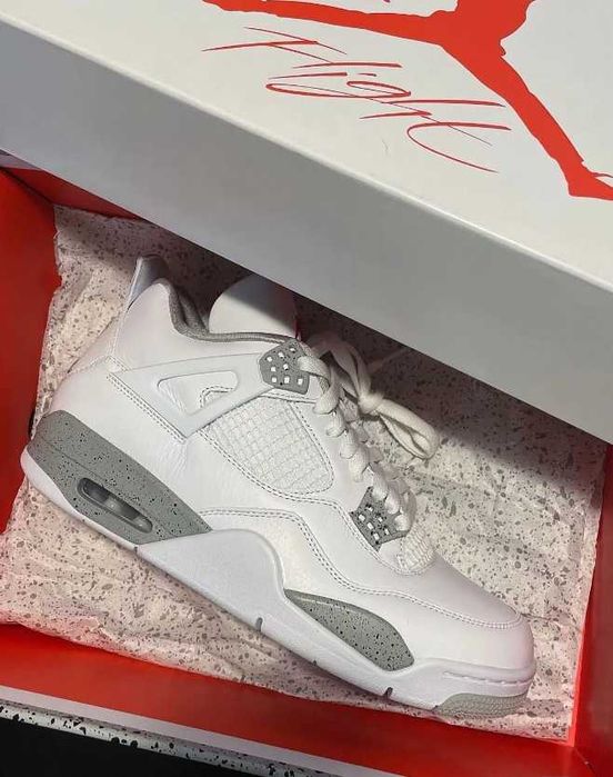 Jordan Air Jordan 4 Retro White Thunder. 42