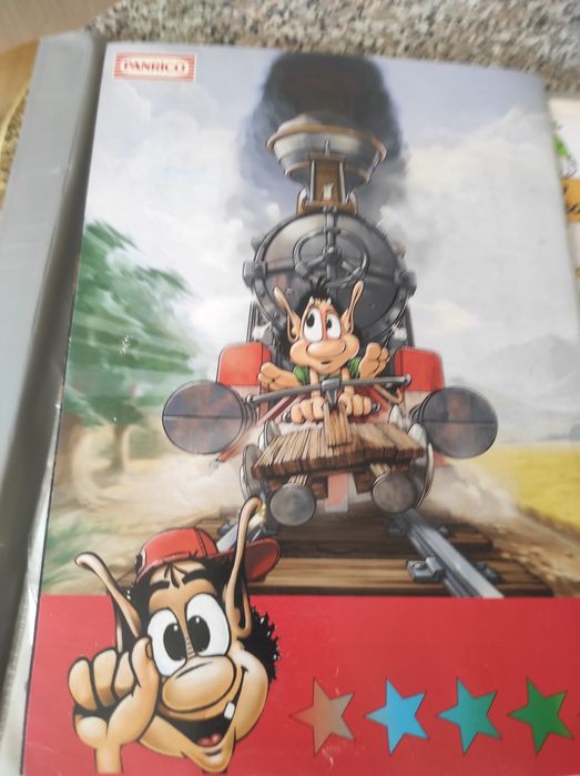 Capa de Cromos do Bollycao e Caderneta do Hugo 50% completa