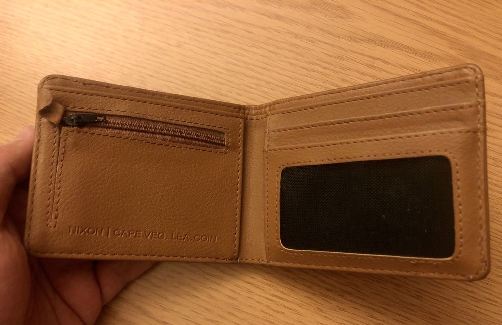 Carteiras Quiksilver/Nixon Nova/Usada