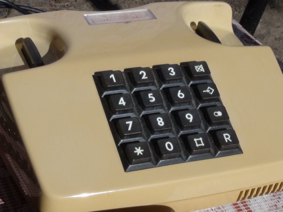 Кнопочный телефон СССР