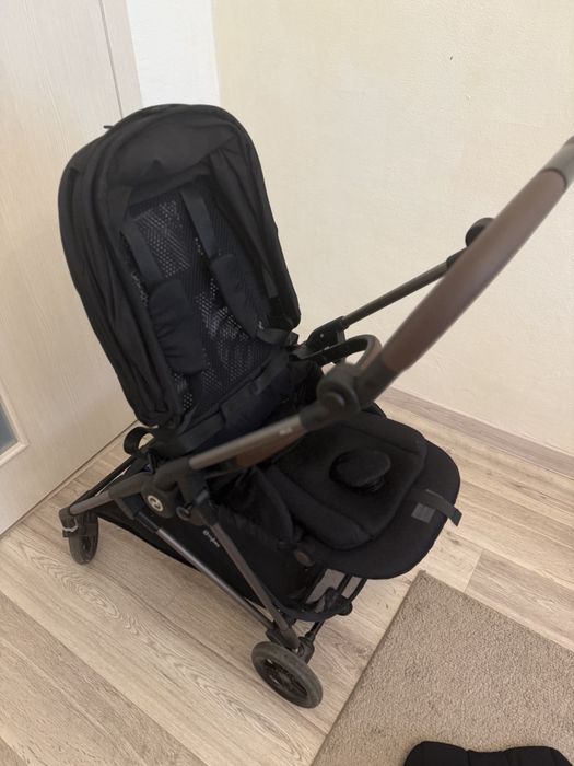 Дитяча коляска з люлькою Cybex melio carbon