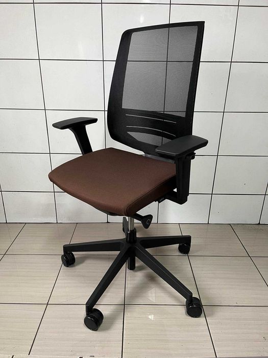 Fotel biurowy obrotowy ergonomiczny Profim Light Up 250S P61PU