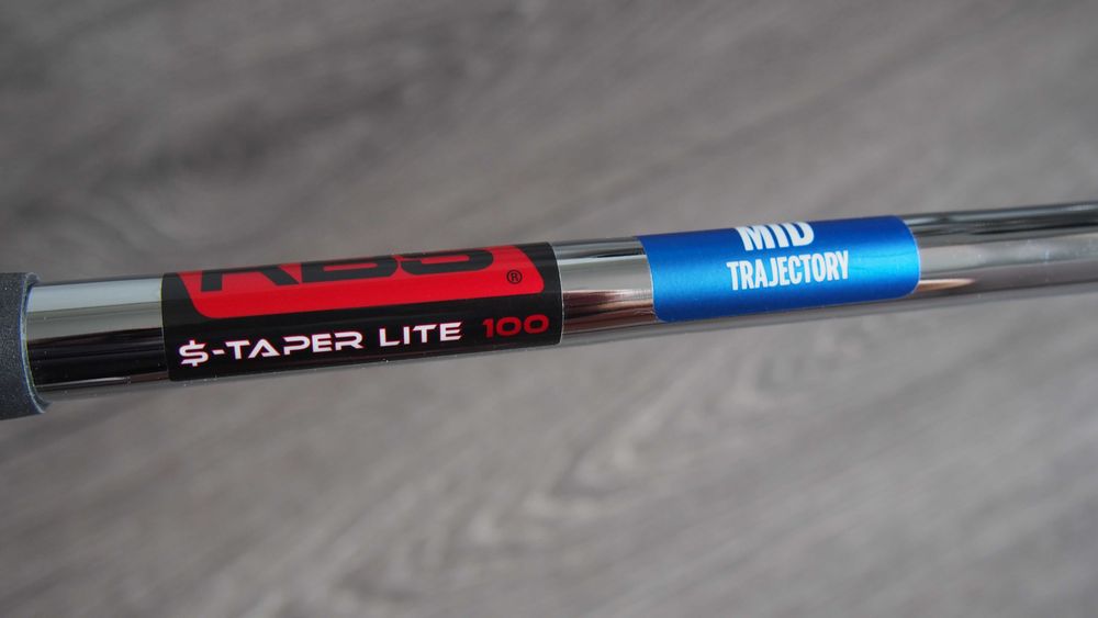 Kij golfowy iron 7 Wilson Staff Launch Pad 2 DEMO | KBS $-Taper Lite 100 | Stan Idealny!