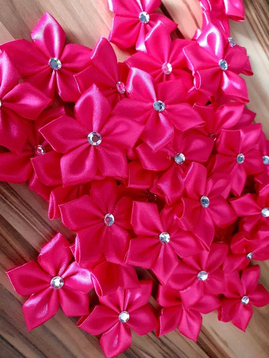 Kwiatki, kokardy na alkohol