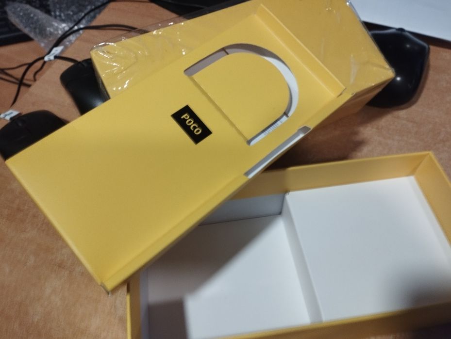 Smartphone XIAOMI Poco C75 8Gb/256Gb gold