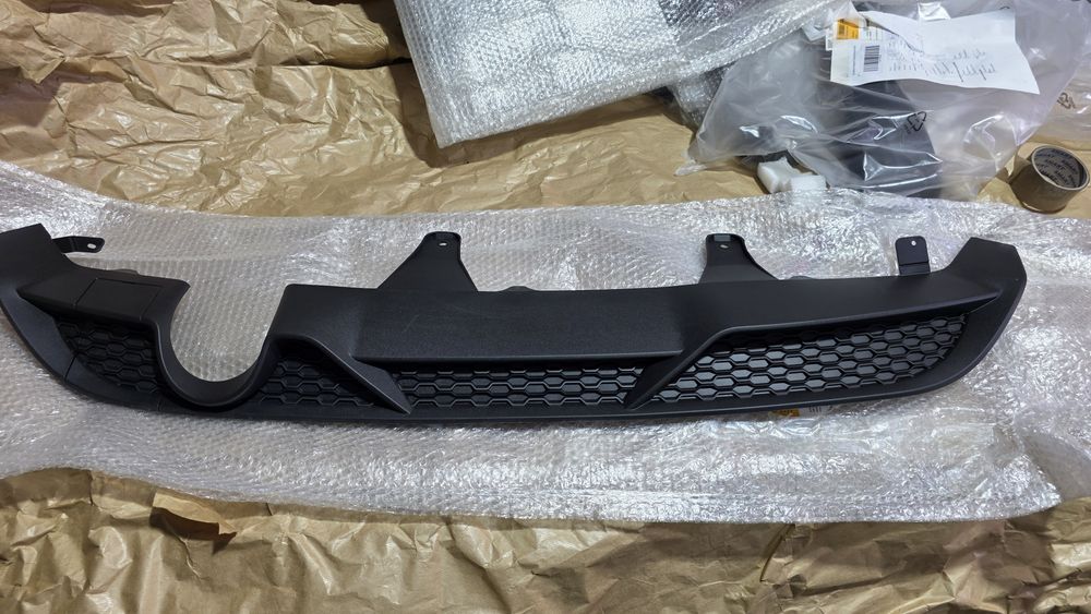 Dyfuzor dokładka spojler zderzaka tył ford Fiesta mk8 nowy oryginał ST