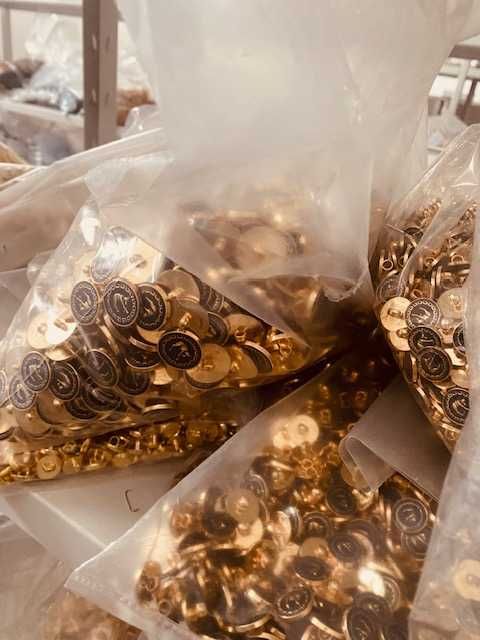 + 100 mil botoes metalizados  - textil e calçado - liquidaçao