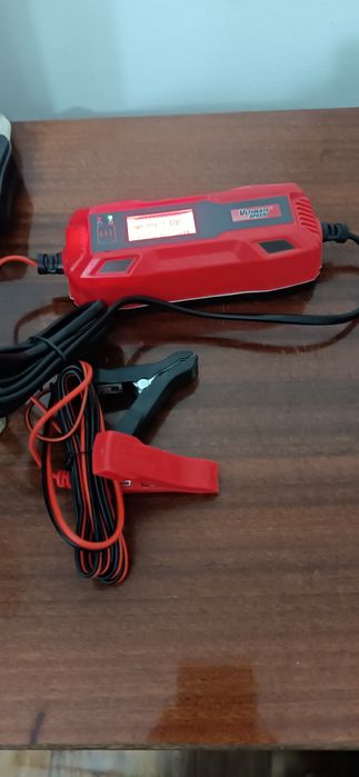 Carregador de baterias de 6/12 Volts.novo